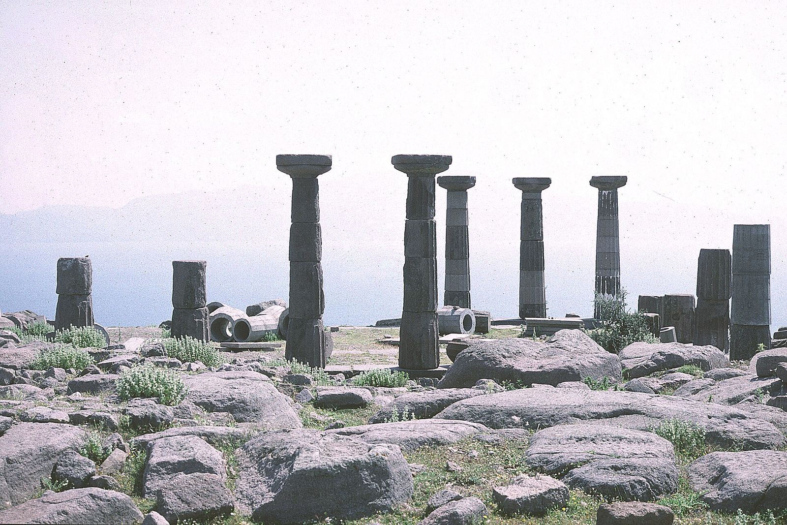 Assos’taki Athena Tapınağı sütunları