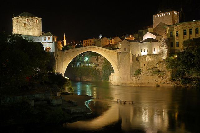 Mostar Köprüsü gece