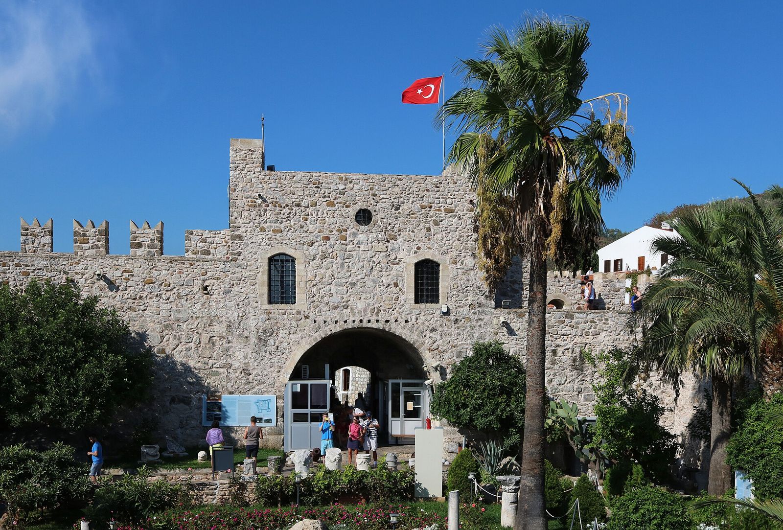 Marmaris Kalesi girişi